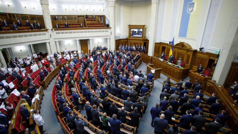 У законопроєкт про мобілізацію повернули обмеження консульських послуг тим українцям, хто не має військового квитка