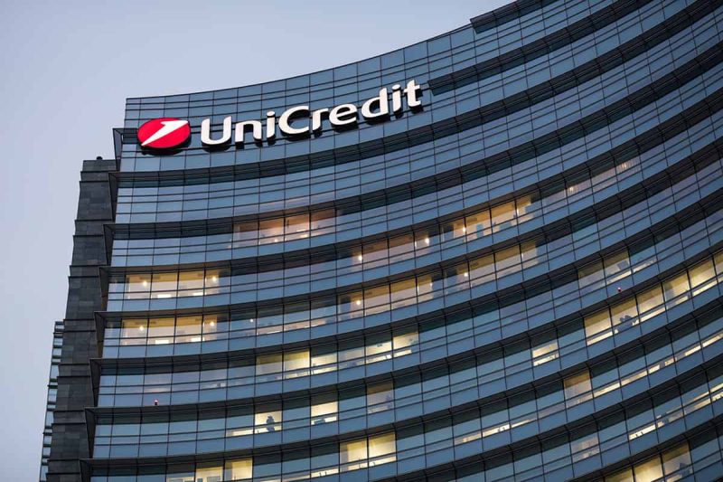 UniCredit підтвердив наявність “білого списку” російських клієнтів