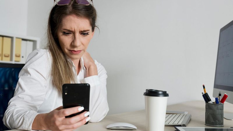 Чому ми так часто перевіряємо телефон?