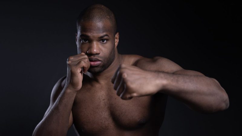 Дюбуа планує завершити кар’єру Усика у реванші 19 липня