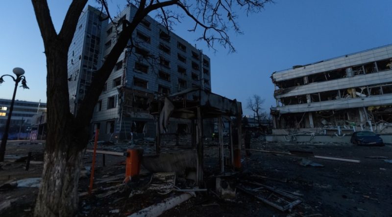 Ракетна атака на Київ: пошкоджено редакції телеканалів FREEДОМ та інших міжнародних ЗМІ