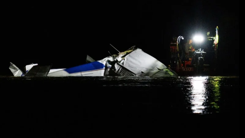 У США літак розбився в річці Платт