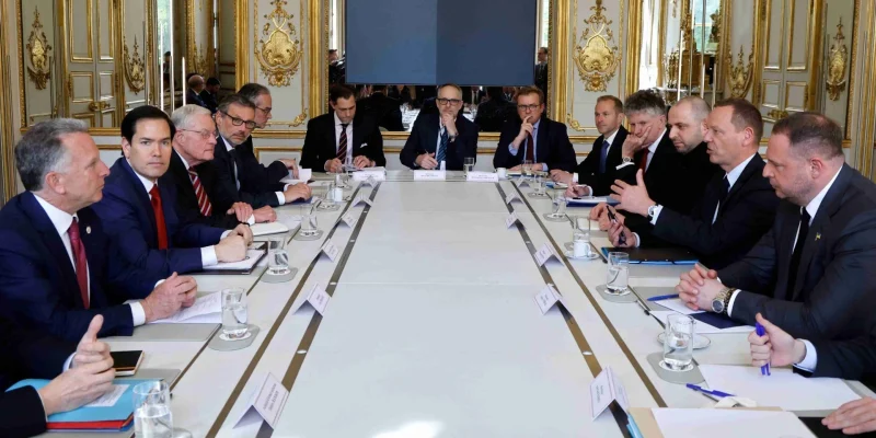 Українська делегація прибула до Лондона для мирних переговорів