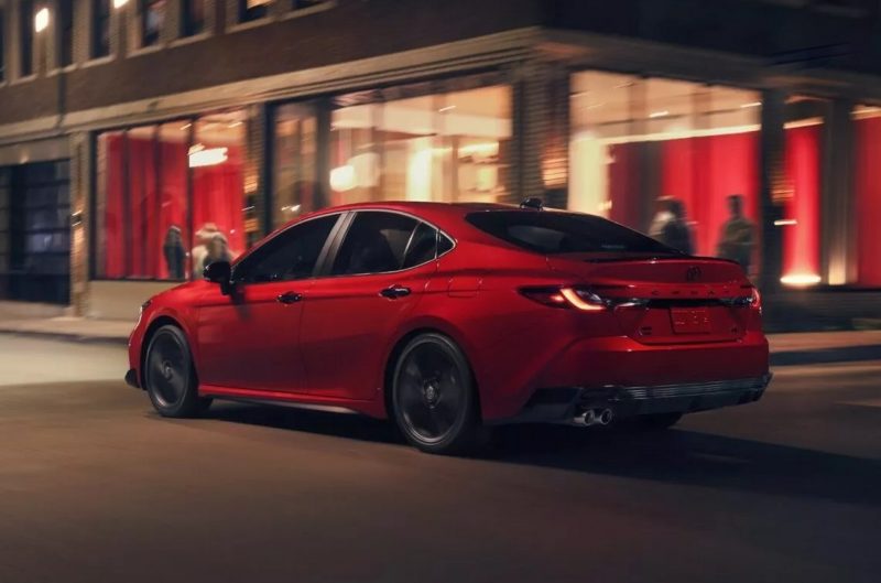 Toyota Camry XV80 отримала темну модифікацію