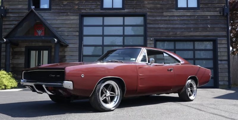 Занедбаний спорткар Dodge Charger 1968 року отримав нове життя після тривалого простою