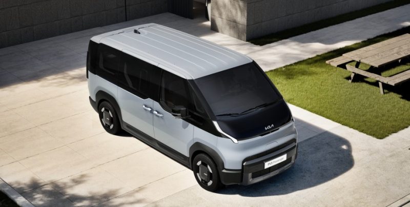 Kia запускає продажі мінівена PV5 з запасом ходу до 400 км