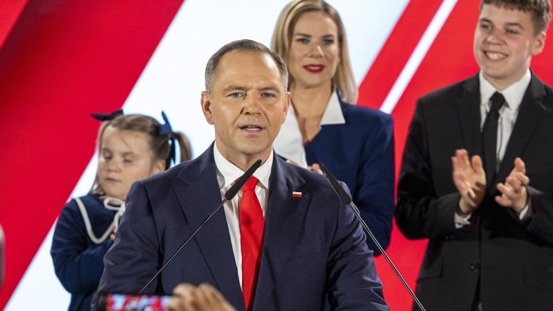 Перемога консерватора Навроцького на президентських виборах у Польщі