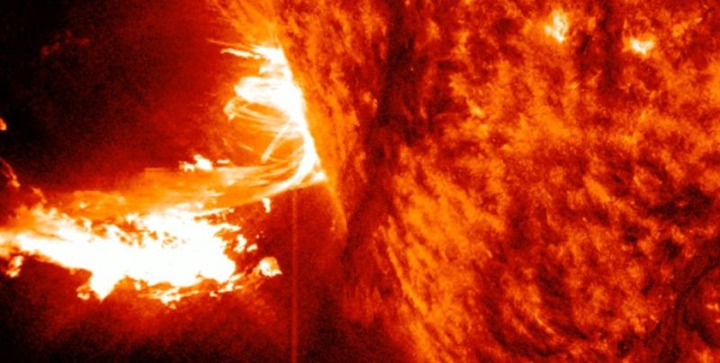 Потужна геомагнітна буря рівня G4 накрила Землю після спалаху на Сонці