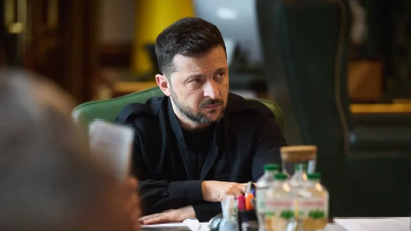 Президент України Володимир Зеленський заявив, що не планує залишатися при владі на десятиліття