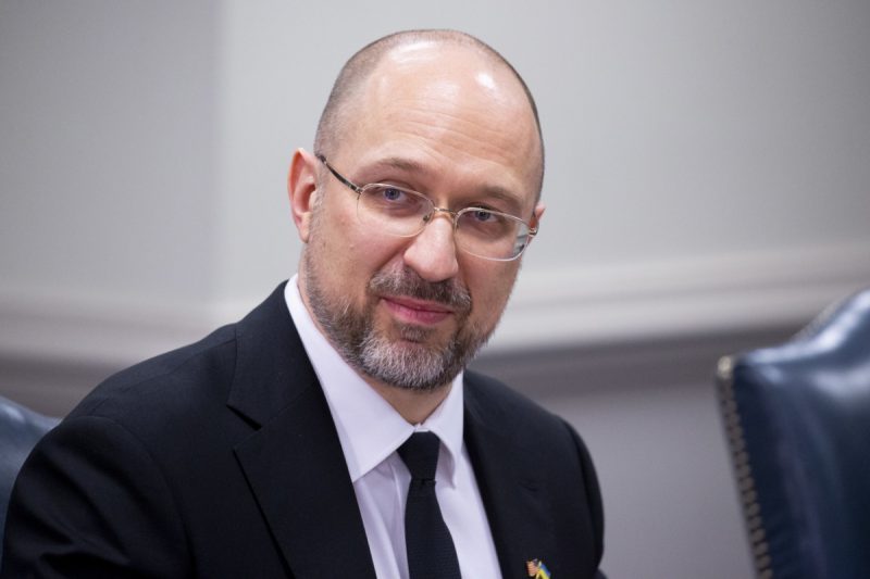 Шмигаль представив нових заступників міністра оборони