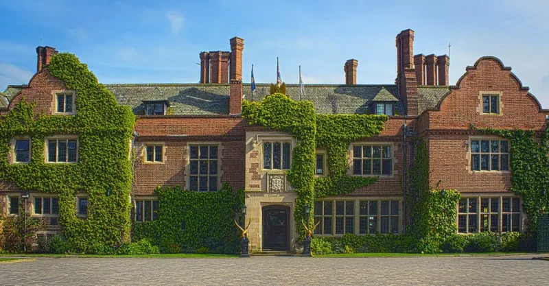 Британія б’є на сполох через вплив Китаю на приватні школи