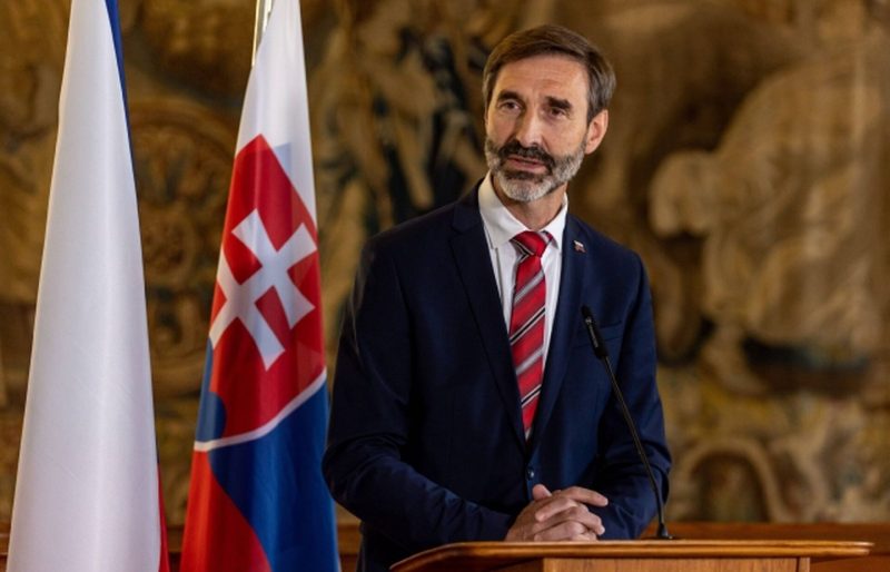 У Словаччині попередили: удари по нафтопроводу можуть створити дефіцит пального в Україні