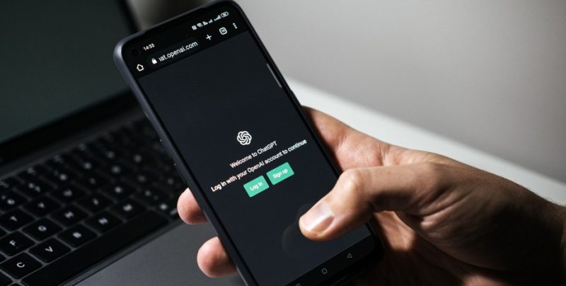 Грубі користувачі — агресивні боти, як ми впливаємо на ШІ