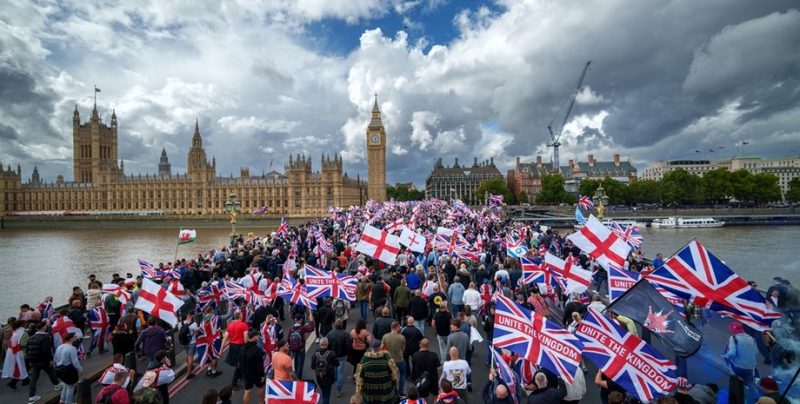 Вулиці Лондона охопили протести, британці виступають проти міграційної політики