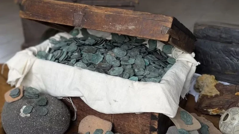 Біля Флориди знайдено легендарні скарби іспанської королеви вартістю мільйон доларів