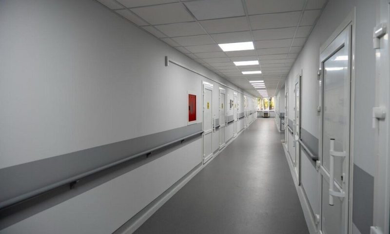 МОЗ підвищує зарплати медикам у зонах бойових дій