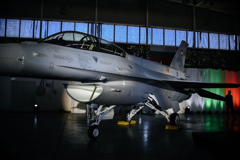 Перший F-16 для Болгарії виявився несправним, довелось викликати інженера з США