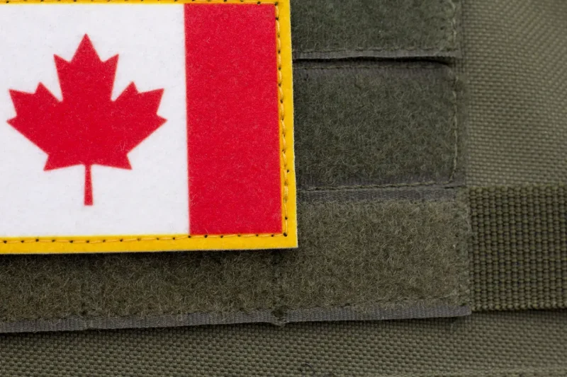 Канада скорочує квоту на візи для іноземців