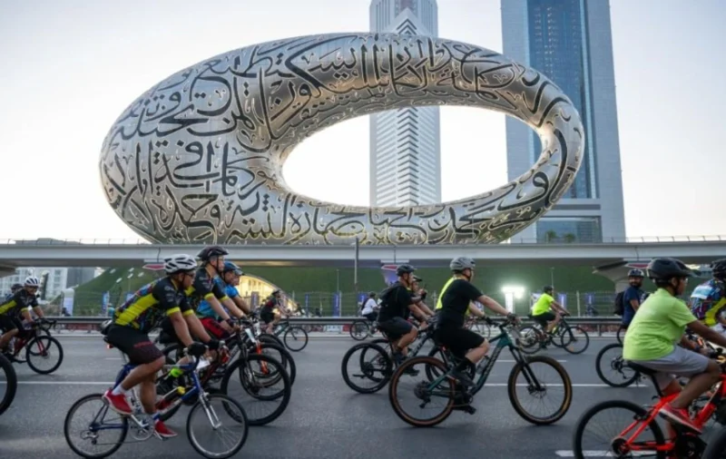 У Дубаї пройшов масовий заїзд у межах фітнес-челенджу Dubai 30×30